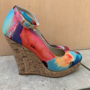 Multi-colored Wedge Shoe, closed toe, cork bottom.